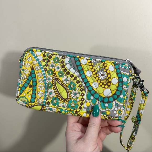NWT Vera Bradley Lemon Parfait Paisley Print Cotton Wristlet - Picture 4 of 5
